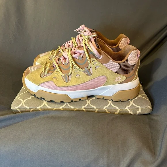 Converse Gianno X
Golf le Fleur “Parfait Pink” (GREAT CONDITION) - Picture 4 of 14